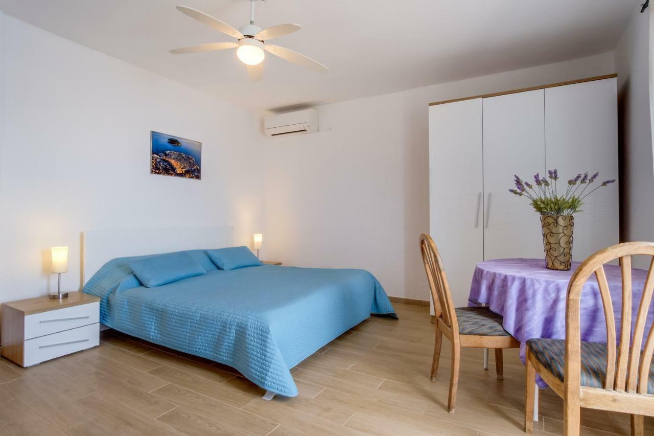 Apartment Marika Mali Lošinj Eksteriør billede